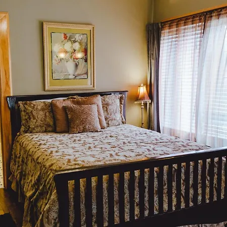 Leonard At Logan House Bed & Breakfast Grand Rapids Exterior photo